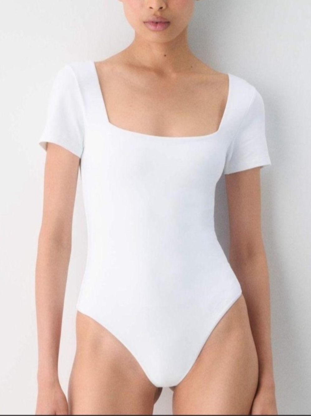 Aritzia Babaton White Square-Neck Short Sleeve Bodysuit